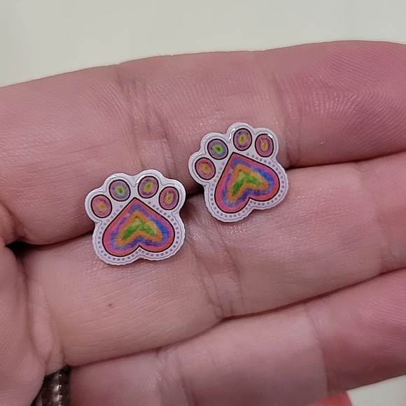 🔥LAST PAIR🔥 Neon Rainbow Pawprint and Heart Stud Earrings - Picture 5 of 6